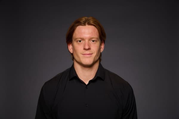 Bastiaan, Mens & Maatschappij